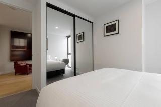 Lovely 2 bedroom unit in North Melbourne - 03068 - 1
