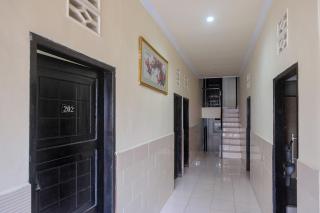 RedDoorz at Hotel Rich Parepare near Pantai Mattirotasi - Parepare - 4