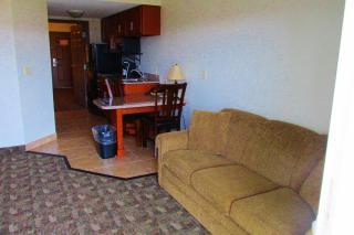 Crystal Springs Inn and Suites - Towanda - 2