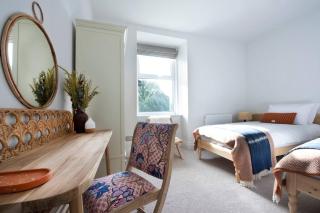 Luxurious Manor House with Sea Views - Sleeps 10 - Amlwch - 3