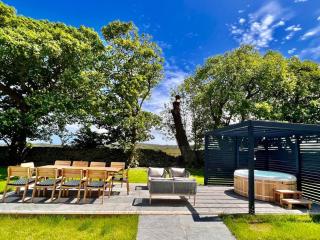 Luxurious Manor House with Sea Views - Sleeps 10 - Amlwch - 4