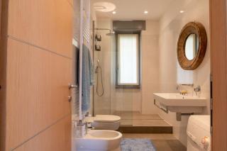 [COMO LAKE VIEW] Regina Apartment - 9