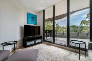 Peaceful 2 bedroom unit with Free parking - 9