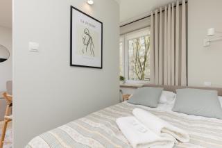 Aleja Jana Pawła II Studio Warsaw by Noclegi Renters - 9