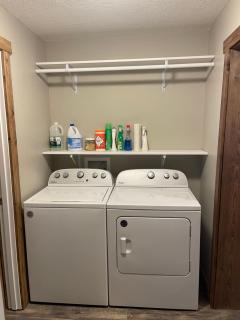 Modern Farmhouse 3 Bed, 2 Bath Apartment, Sleeps 7, Lots of Space, Steps to Downtown, Honeywell & Eagles Theater - Wabash - 1