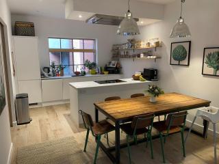 Ideal Bristol getaway - 3 bed harbourside home - Bristol - 0