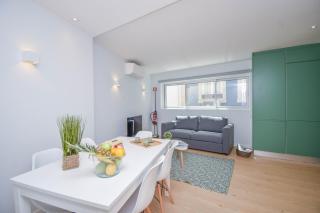 Central & Stylish 2 Bedroom Apartment w/ Balcony - Cascais - 9