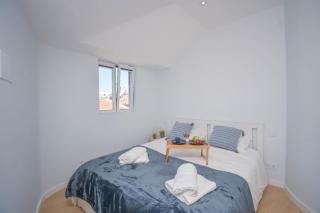 Central & Stylish 2 Bedroom Apartment w/ Balcony - Cascais - 1