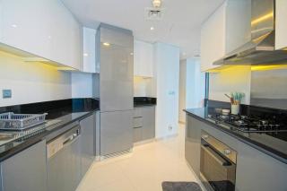 Luxury Hotel Apartment With A Canal View - Dubai - 6