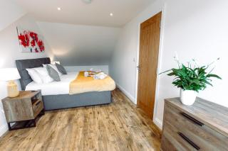 Chute House 4 Bed House Private Garden City Ccenter - 3