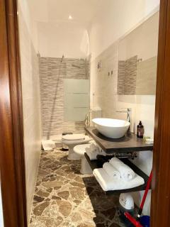 LB&b Holiday Suite Downtown Bari - Bari - 3