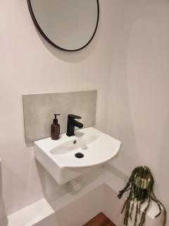 28 ExcellentStays - Heathrow - 5 Bedroom House - 4