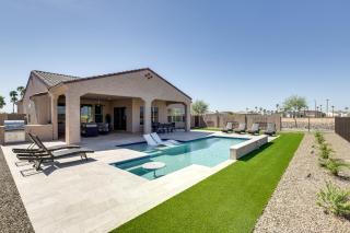 Private Pool and Grill Modern Goodyear Retreat - Goodyear - 8