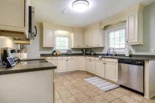 Fayetteville Vacation Rental - 1 Mi to Downtown! - 1