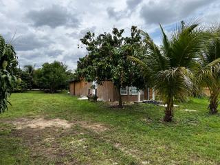 Maria's Tiny Barn - Homestead - 7