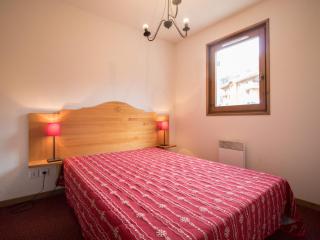 Appartement cosy au pied des pistes - 6 pers, 40m², terrasse, parking, proche commerces et services - FR-1-508-13 - Lanslevillard - 8