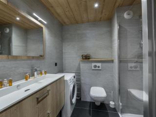 Appartement T4 à Courchevel, proche des pistes, avec terrasse, parking, et services inclus - FR-1-563-13 - Courchevel - 1