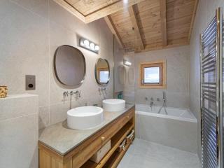 Appartement neuf et cosy, proche des pistes, avec cheminée et parkings dédiés - FR-1-570-11 - Levassaix - 6