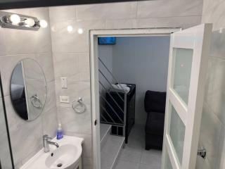 Luxury 1 Bedroom & Rooftop Pool unit #2 - 5