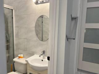 Luxury 1 Bedroom & Rooftop Pool unit #2 - Falmouth - 3