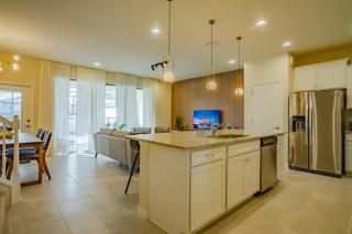5 Bedrooms 45 Baths Windsor Westside 8924 Sa - 2