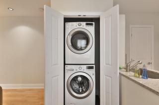 STUNNING full APARTMENTS - stocked KITCHENS - WASHER & DRYERS - WORKSPACE PROVIDED - FAST WIFI - LOCATED on the FAMOUS ST Denis street - Near METRO MONT ROYAL - 3