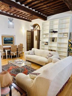 La Piccola Atene Agorà Centro Storico Pietrasanta - 8