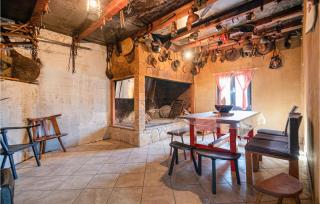 Amazing Home In Vrgorac With Wifi - Vrgorac - 4
