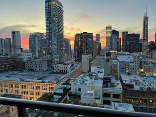 Top Floor 3 Bed 3 Bath Penthouse Living In Luxury - Los Angeles - 4