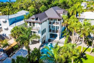The Shore House - Bailey Hall - 1