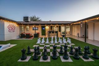 Charming Zen home with Heated Pool, Pool table, Arcade and Mini golf. - Scottsdale - 6