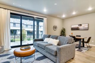 Elegant Vancouver Townhome - 18 Mi to Portland - 5