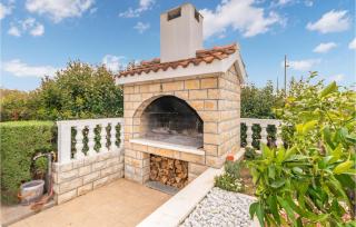 Amazing Apartment In Biograd Na Moru - 4