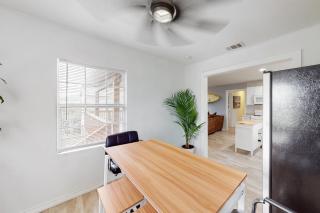 Peaceful Hideaway - Upstairs Unit B - Galveston - 3