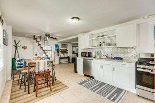 Peaceful Hideaway House - Galveston - 8