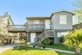 Peaceful Hideaway House - Galveston - 0