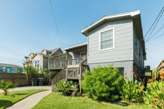 Peaceful Hideaway House - Galveston - 6