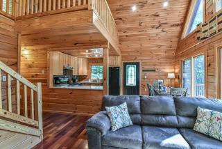 Spectacular Log Cabin Home 45 minutes to Asheville - Marion - 4