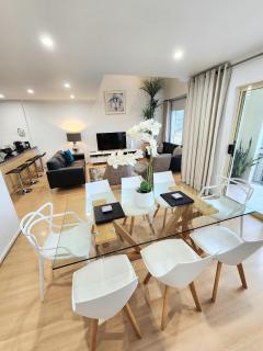 Spacious 4 BR and 2 Bathrooms City Apartment - Adelaide - 9