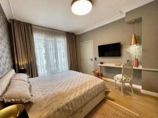 Luxury 2 Bedroom Top Central Apartment - 3