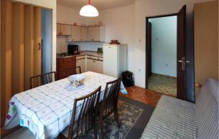 Cozy Apartment In Dramalj With Kitchen - 8