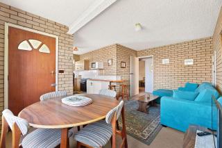 1 15 Dalmeny Drive Kianga - 2