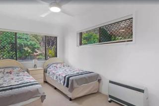 Salerno - Hosted by Burleigh Letting - Gold Coast - 5
