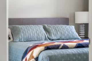 City View 1BR Downtown Calgary - 4