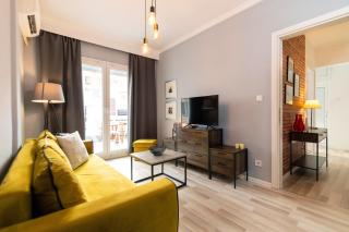 F & B Collection - Flat for 4 - 6