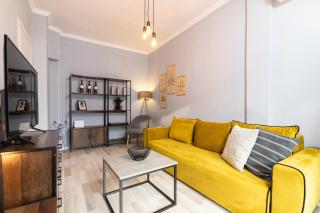 F & B Collection - Flat for 4 - 4
