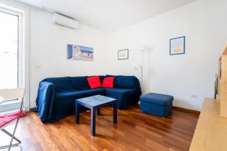 GuestHost - Terrazza Dante Bright Apartment - 1