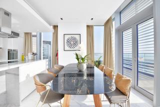 Luxe 3 BR Oceanfront Apartment in the heart of Bluewaters Island - Dubai - 8