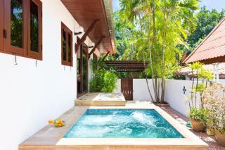 Thai Style 2BR Villa Nikkie 2 in Rawai with Private Jacuzzi - Strand Nai Harn - 6