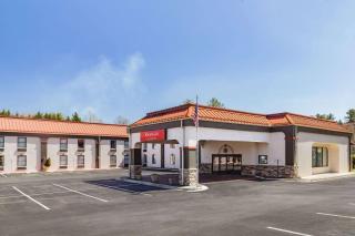 Ramada by Wyndham Hendersonville - Hendersonville - 9